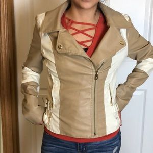 🔥🔥🔥SOLD🔥🔥🔥Tan jacket